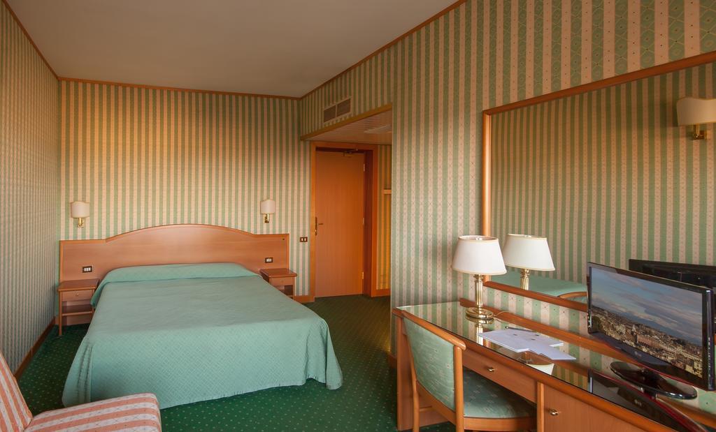 Park Hotel Dei Massimi โรม ภายนอก รูปภาพ