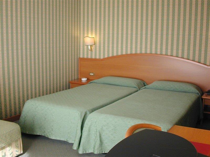 Park Hotel Dei Massimi โรม ภายนอก รูปภาพ